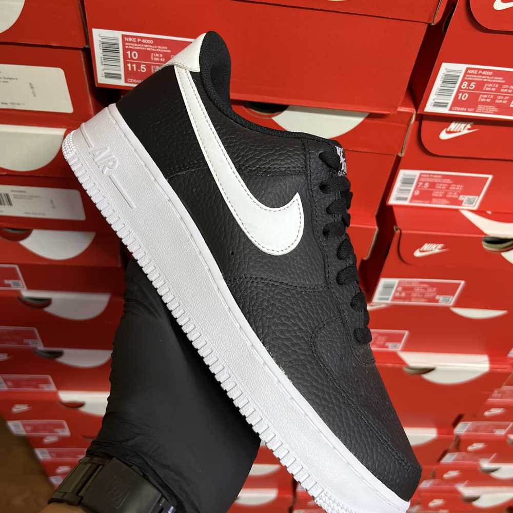 NIKE AIR FORCE 1 '07