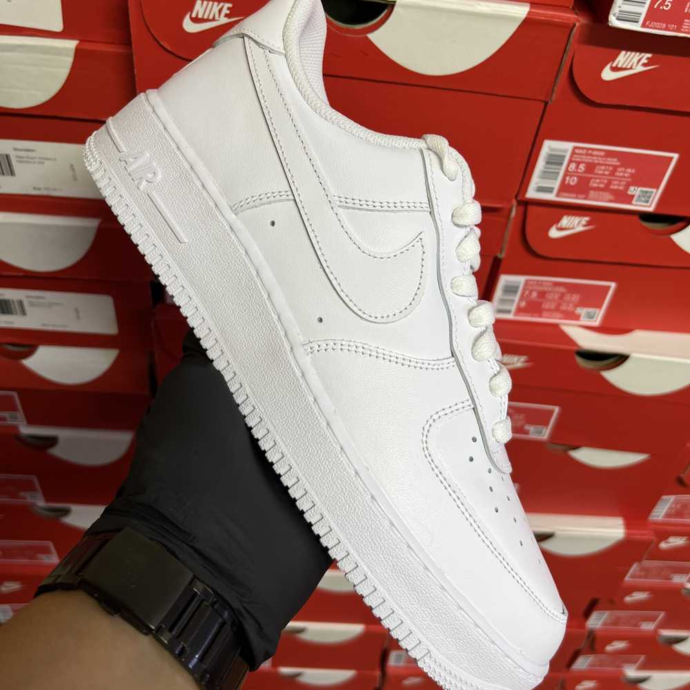 NIKE AIR FORCE 1 '07