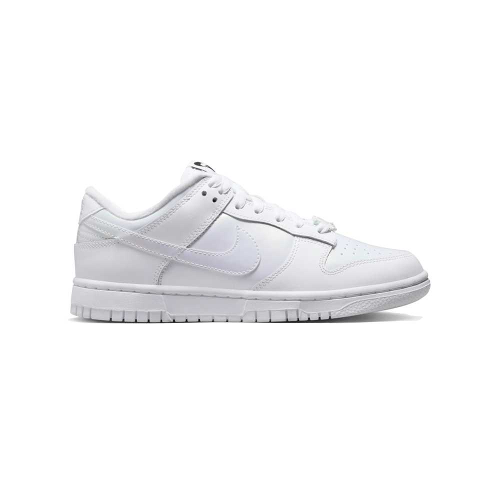 NIKE DUNK LOW SE