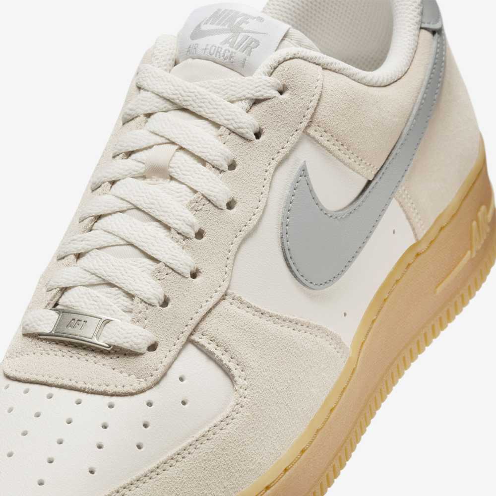 NIKE AIR FORCE 1 '07 LV8