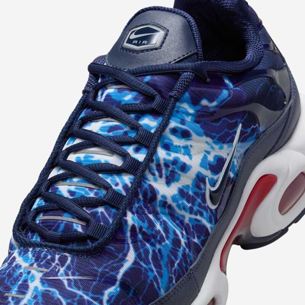 NIKE AIR MAX PLUS ECLAIR LIGHTENING