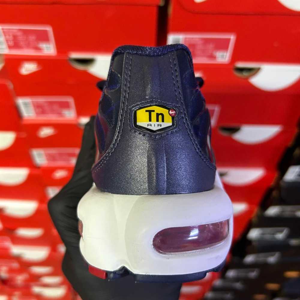 NIKE AIR MAX PLUS ECLAIR LIGHTENING