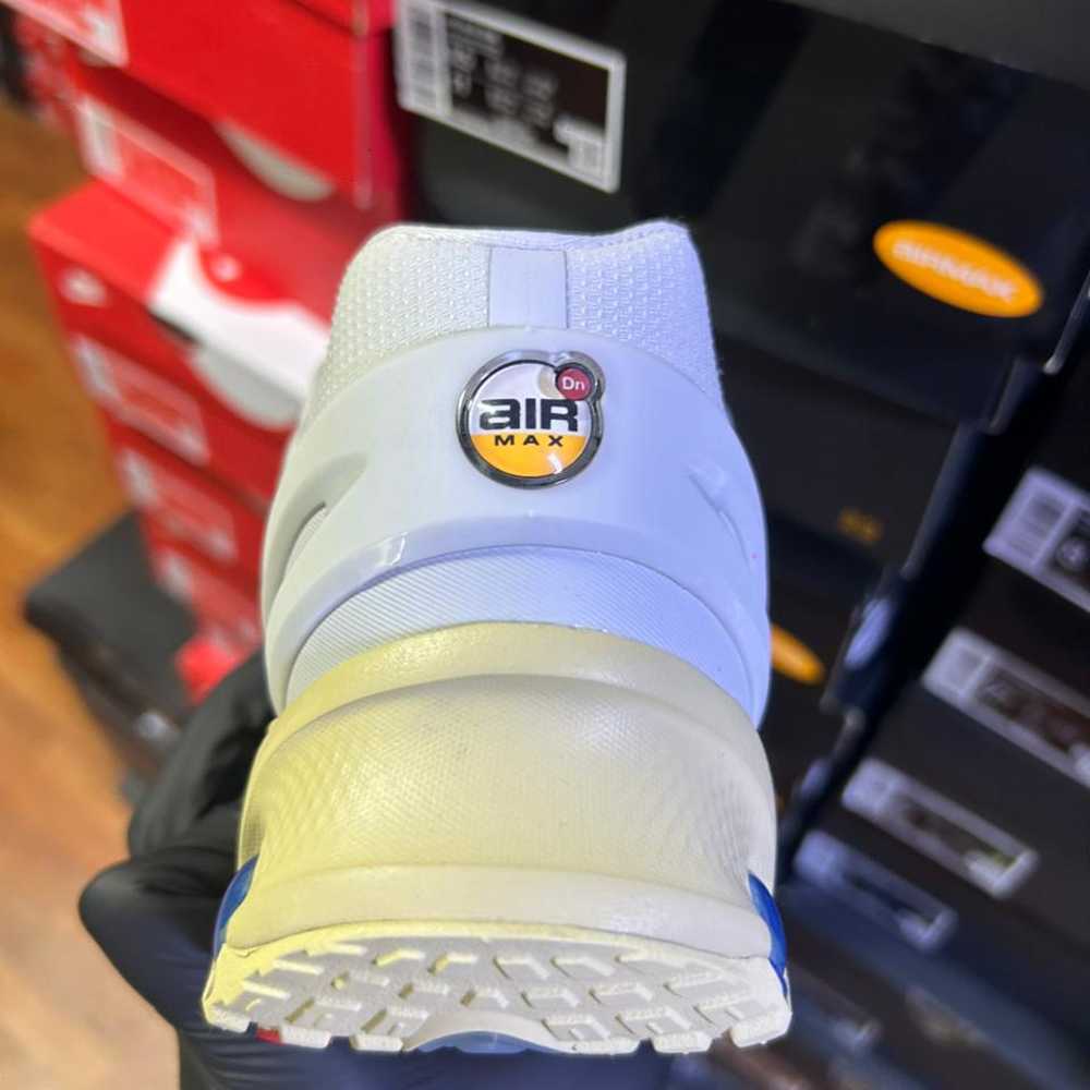 NIKE AIR MAX DN8