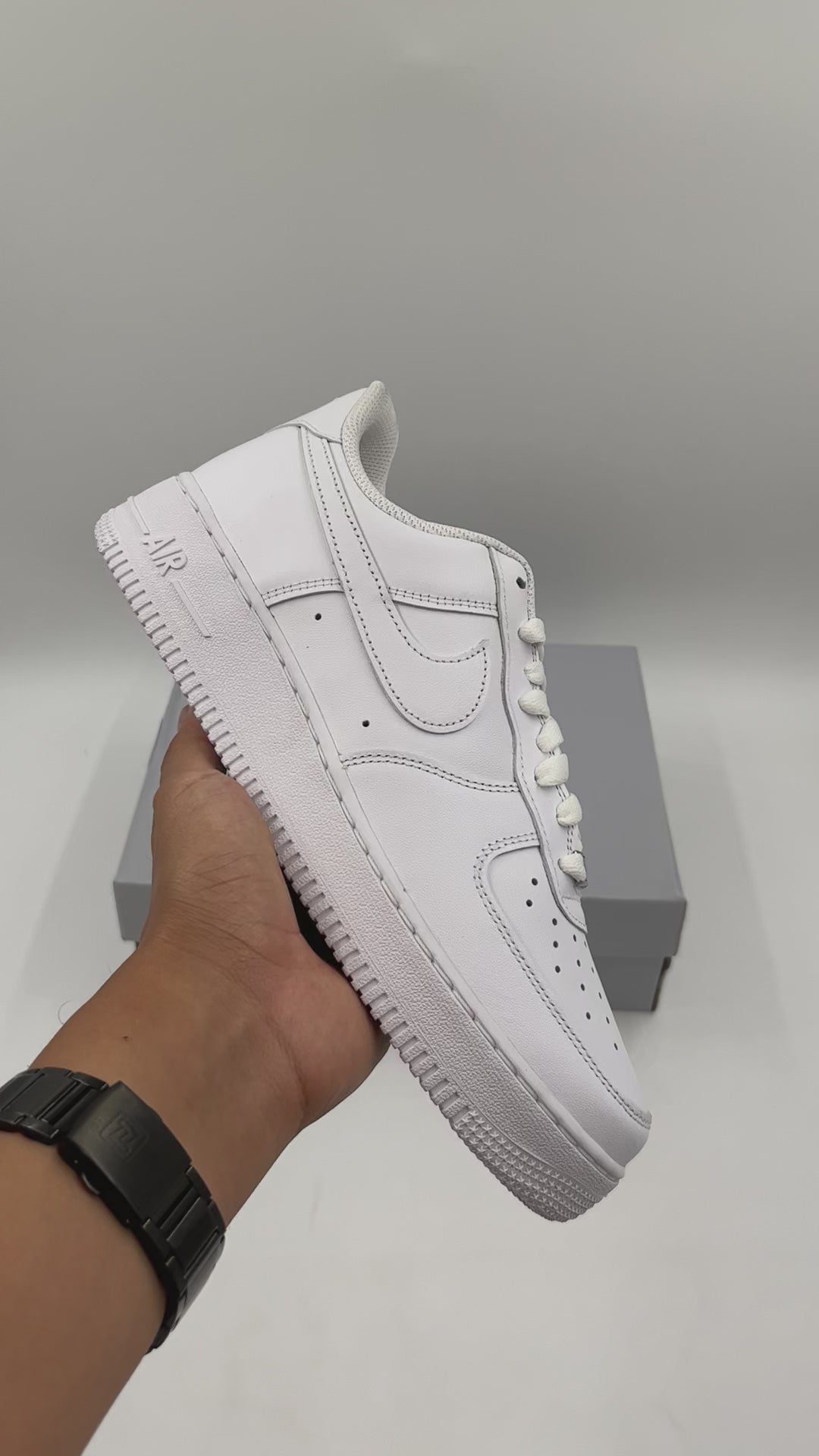 NIKE AIR FORCE 1 '07