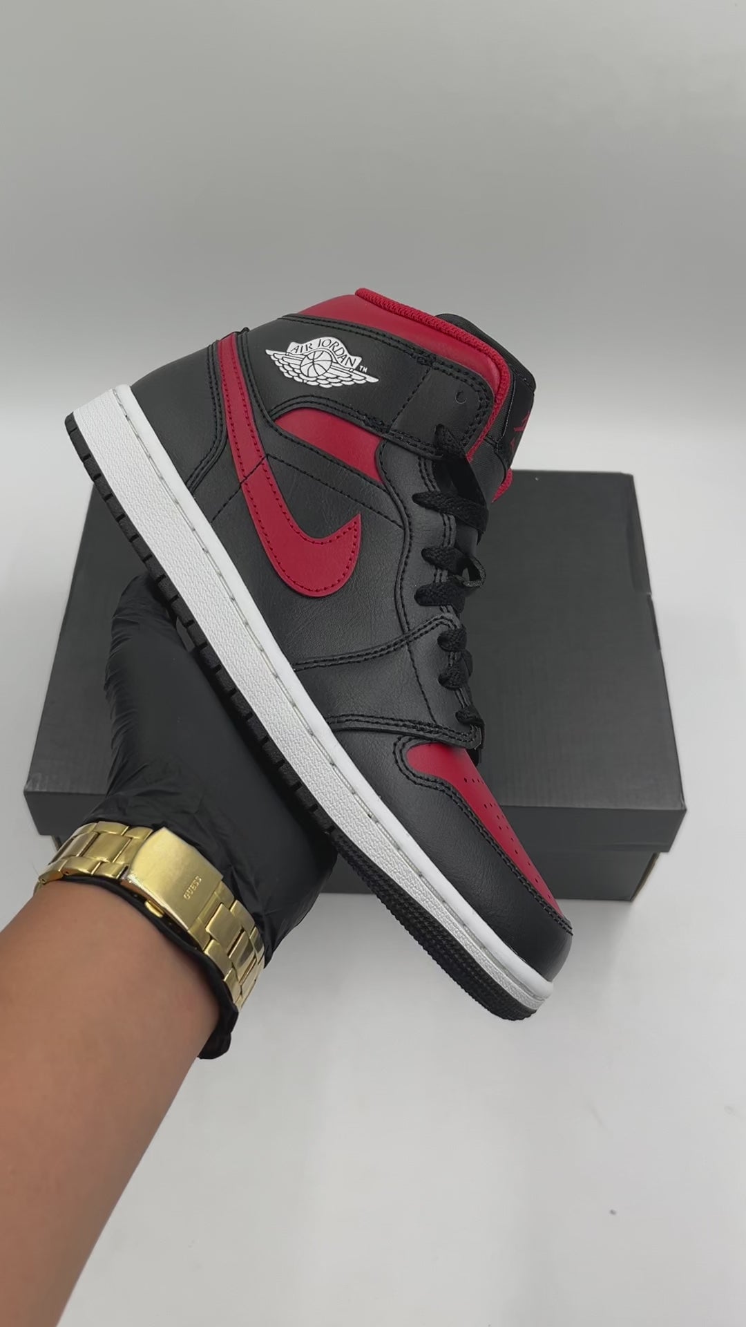 AIR JORDAN 1 MID