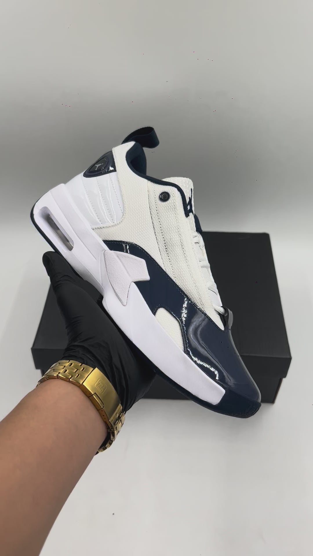 JORDAN MAX AURA 6