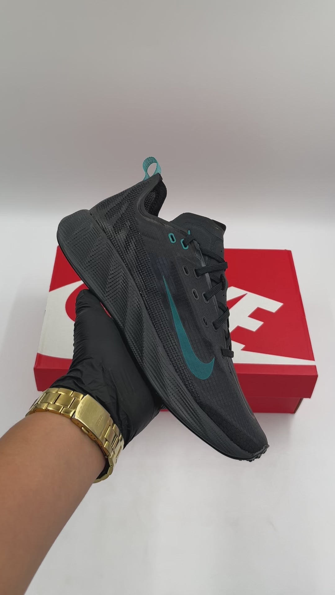 NIKE AVA X