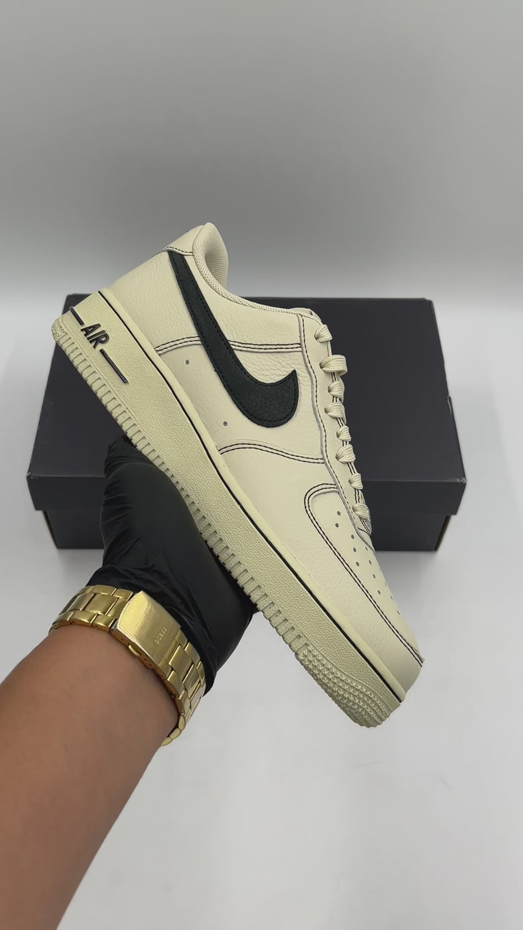NIKE AIR FORCE 1 07 LV8