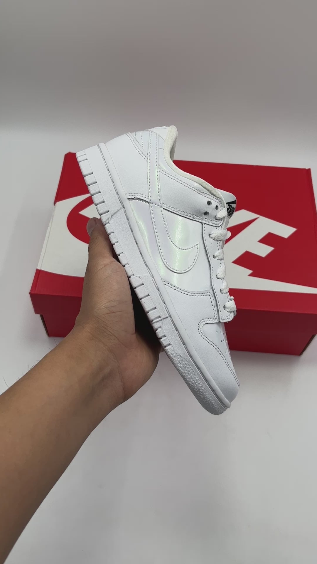 NIKE DUNK LOW SE