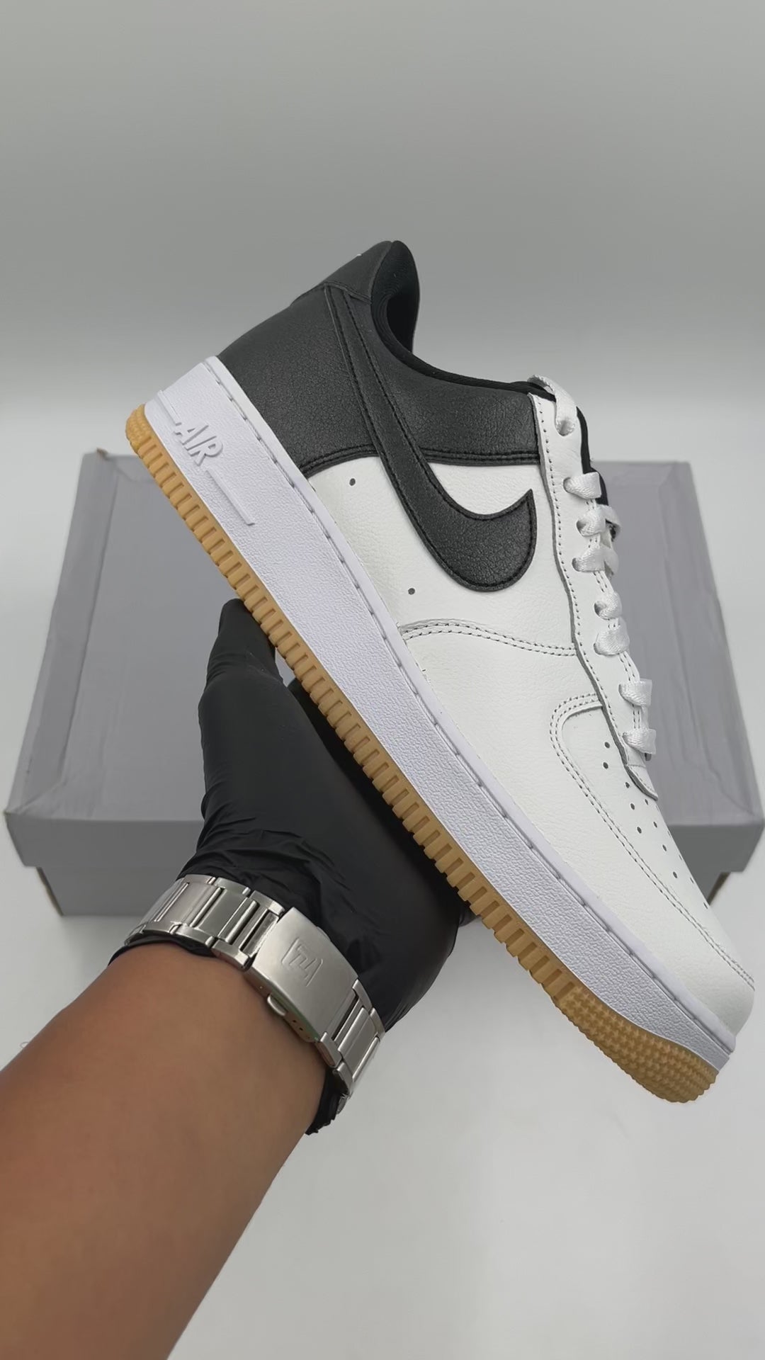 NIKE AIR FORCE 1 07 LV8